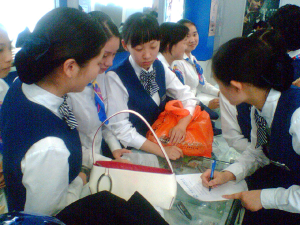 模拟销售现场