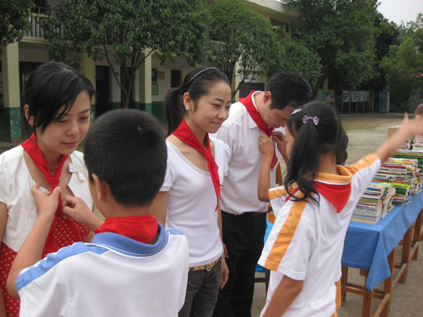 广联通讯城为南津关小学建“红领巾书屋