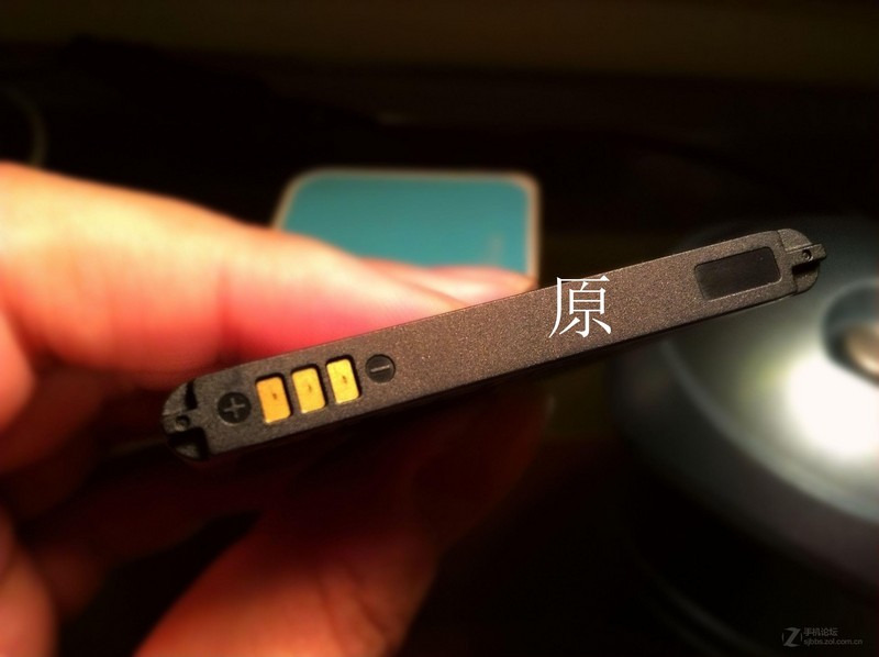 大家注意判别N7100电池真假