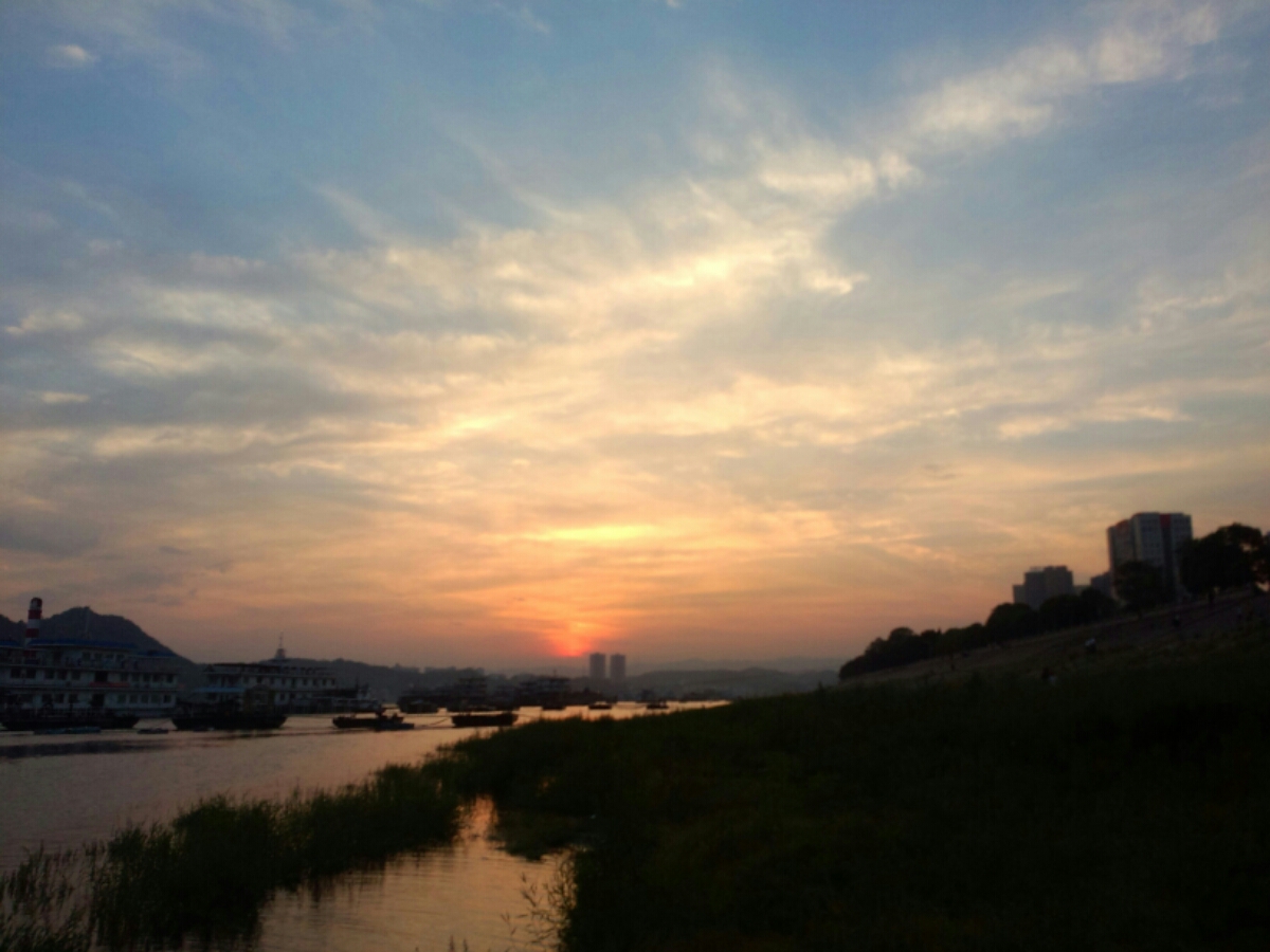 夕阳无限好，大爱新宜昌