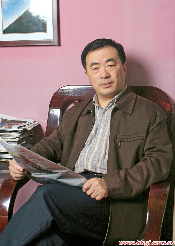 一位中国诗人的荣耀与心痛！