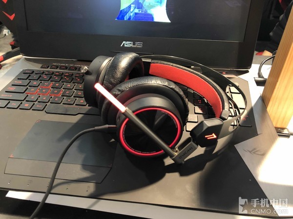 发力CES2018：1MORE连推四款耳机新品
