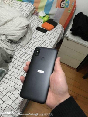 小米6X高清渲染图：iPhone X“甘拜下风”