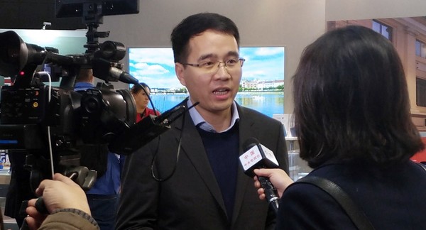 努比亚概念机亮相MWC 手游玩家必备品