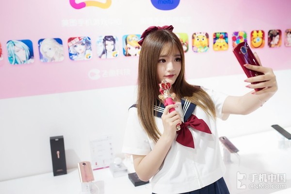 中二魂燃起!美图T9与beautymore亮相CJ