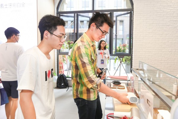 小米之家武汉旗舰店开业！大到你逛不完