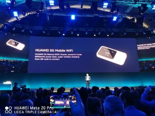 华为5G CPE Pro路由器亮相巴塞罗那 3秒下载1GB视频  CNMO