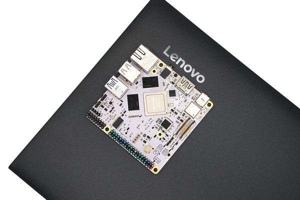 高效能易扩展 极客神器联想Leez P710亮相MWC2019  CNMO